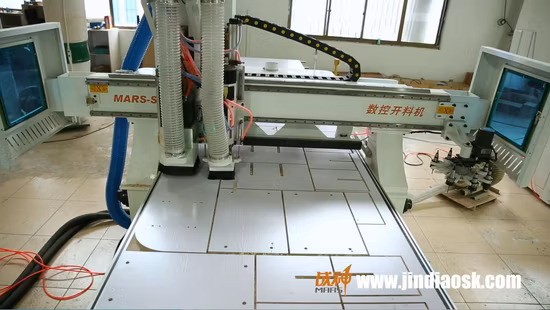 Mars Xs300 Woodworking Machine with Yaskawa Servo Motor Atc Auto Disk Tool Change Wood Design CNC Machine